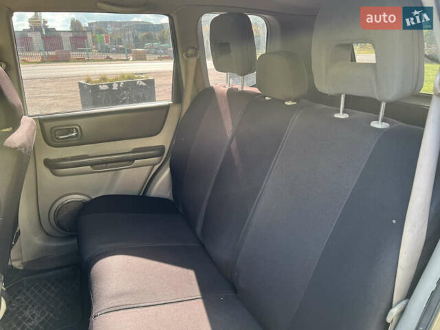 Серый Ниссан ИксТрейл, объемом двигателя 2.2 л и пробегом 468 тыс. км за 5500 $, фото 10 на Automoto.ua