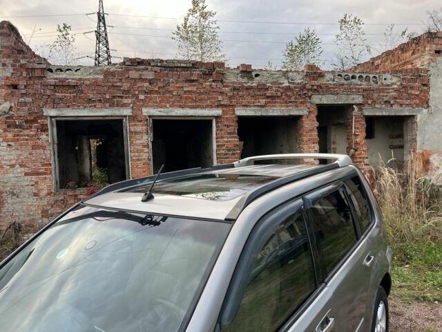 Серый Ниссан ИксТрейл, объемом двигателя 2.2 л и пробегом 400 тыс. км за 4400 $, фото 5 на Automoto.ua