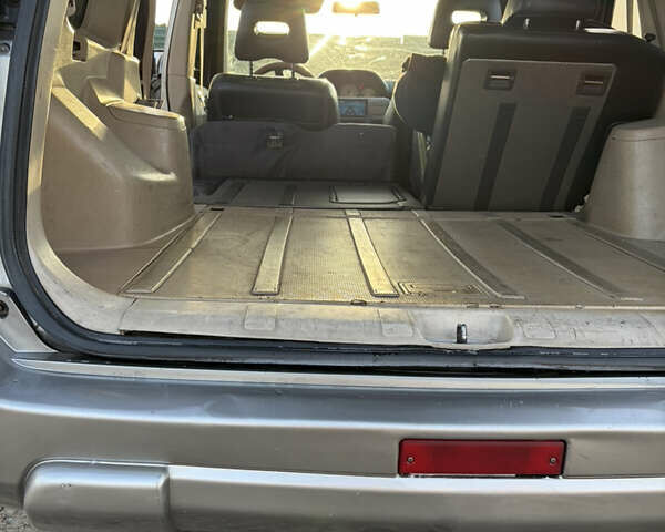 Серый Ниссан ИксТрейл, объемом двигателя 2.18 л и пробегом 351 тыс. км за 6700 $, фото 8 на Automoto.ua