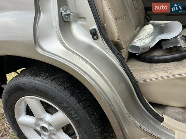 Серый Ниссан ИксТрейл, объемом двигателя 2.2 л и пробегом 401 тыс. км за 4400 $, фото 15 на Automoto.ua