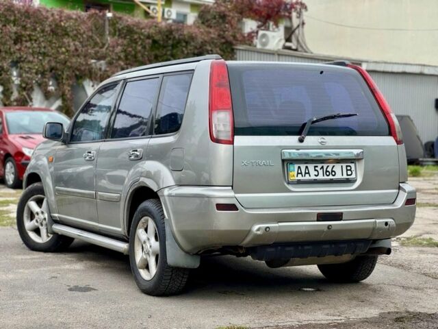 Серый Ниссан ИксТрейл, объемом двигателя 2 л и пробегом 212 тыс. км за 4850 $, фото 5 на Automoto.ua