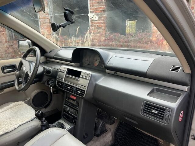 Серый Ниссан ИксТрейл, объемом двигателя 2.2 л и пробегом 400 тыс. км за 4400 $, фото 11 на Automoto.ua