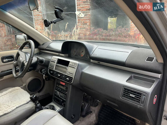 Серый Ниссан ИксТрейл, объемом двигателя 2.2 л и пробегом 401 тыс. км за 4400 $, фото 16 на Automoto.ua