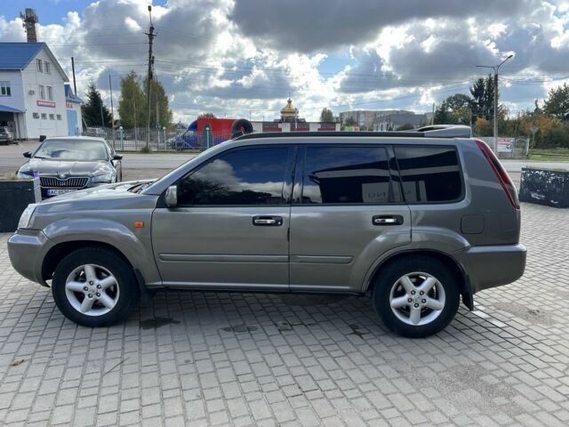 Серый Ниссан ИксТрейл, объемом двигателя 2.2 л и пробегом 468 тыс. км за 5500 $, фото 5 на Automoto.ua