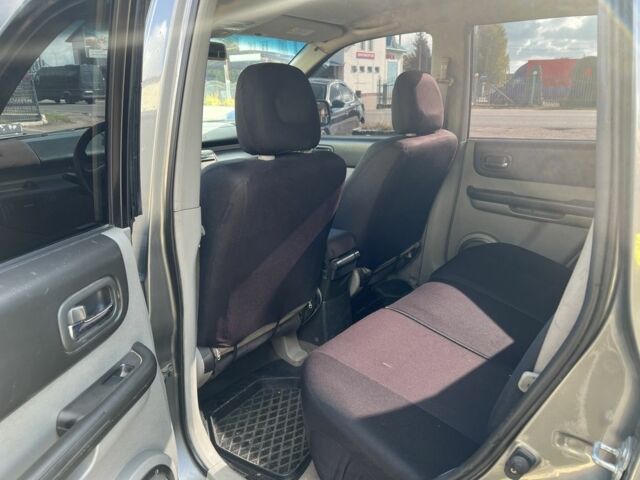 Серый Ниссан ИксТрейл, объемом двигателя 2.2 л и пробегом 468 тыс. км за 5500 $, фото 9 на Automoto.ua