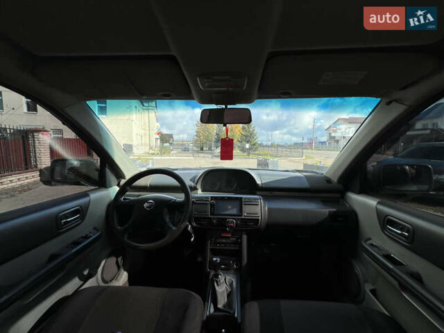 Серый Ниссан ИксТрейл, объемом двигателя 2.2 л и пробегом 468 тыс. км за 5500 $, фото 15 на Automoto.ua