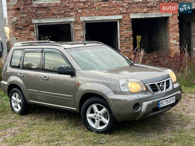 Серый Ниссан ИксТрейл, объемом двигателя 2.2 л и пробегом 401 тыс. км за 4400 $, фото 10 на Automoto.ua