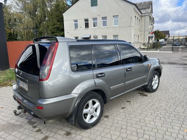 Серый Ниссан ИксТрейл, объемом двигателя 2.2 л и пробегом 468 тыс. км за 5500 $, фото 2 на Automoto.ua