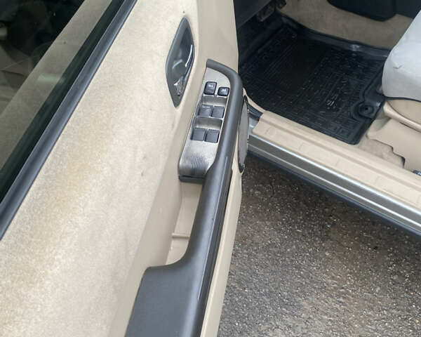 Серый Ниссан ИксТрейл, объемом двигателя 2 л и пробегом 276 тыс. км за 6400 $, фото 20 на Automoto.ua