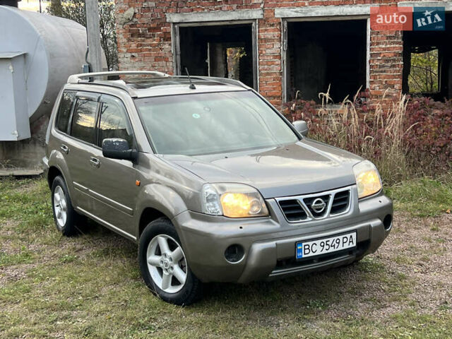 Серый Ниссан ИксТрейл, объемом двигателя 2.2 л и пробегом 401 тыс. км за 4400 $, фото 9 на Automoto.ua