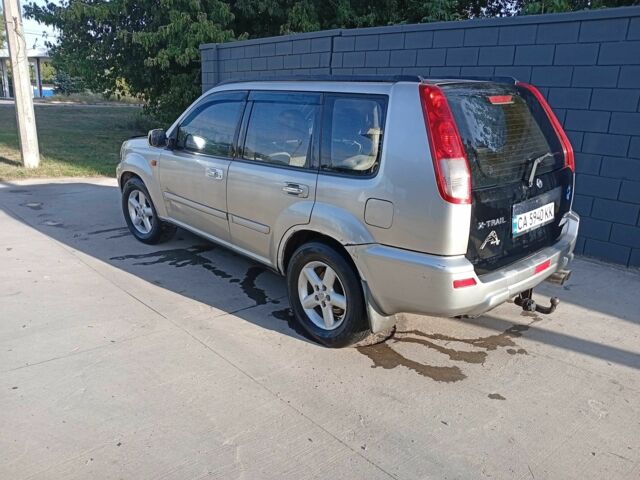 Сірий Ніссан ІксТрейл, об'ємом двигуна 2 л та пробігом 234 тис. км за 4100 $, фото 8 на Automoto.ua