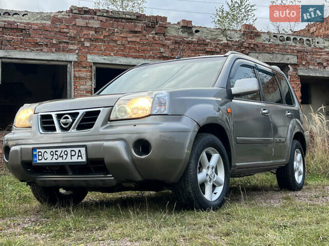 Серый Ниссан ИксТрейл, объемом двигателя 2.2 л и пробегом 401 тыс. км за 4400 $, фото 7 на Automoto.ua