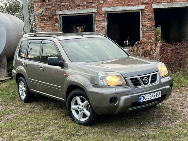 Серый Ниссан ИксТрейл, объемом двигателя 2.2 л и пробегом 400 тыс. км за 4400 $, фото 6 на Automoto.ua