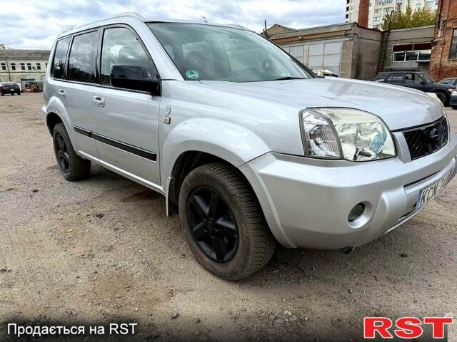 Серый Ниссан ИксТрейл, объемом двигателя 2.2 л и пробегом 266 тыс. км за 3400 $, фото 3 на Automoto.ua