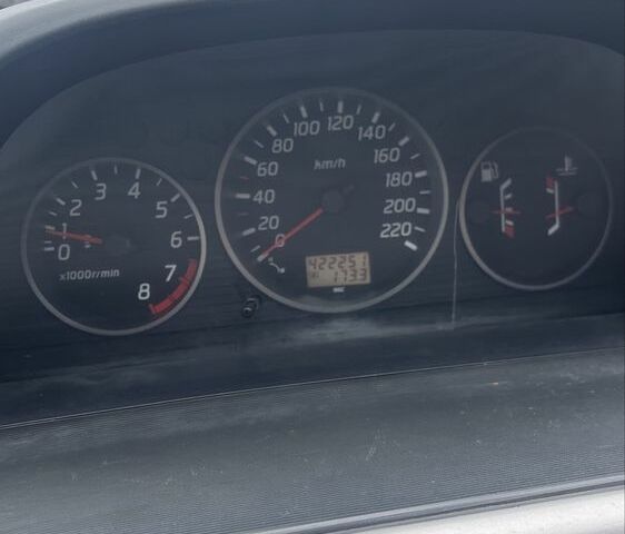 Серый Ниссан ИксТрейл, объемом двигателя 2 л и пробегом 420 тыс. км за 4000 $, фото 9 на Automoto.ua