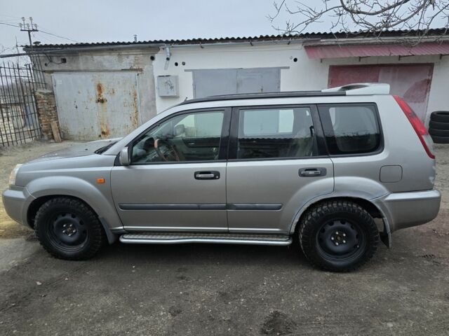 Сірий Ніссан ІксТрейл, об'ємом двигуна 2.2 л та пробігом 314 тис. км за 4500 $, фото 10 на Automoto.ua