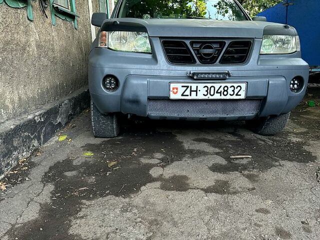 Серый Ниссан ИксТрейл, объемом двигателя 2.2 л и пробегом 270 тыс. км за 2700 $, фото 1 на Automoto.ua