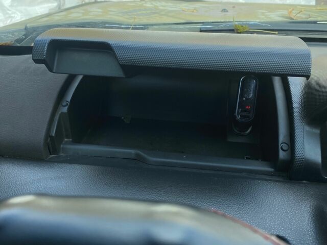 Серый Ниссан ИксТрейл, объемом двигателя 2.2 л и пробегом 383 тыс. км за 4600 $, фото 14 на Automoto.ua