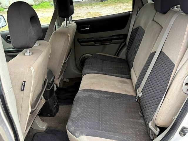 Серый Ниссан ИксТрейл, объемом двигателя 2.2 л и пробегом 266 тыс. км за 3400 $, фото 7 на Automoto.ua