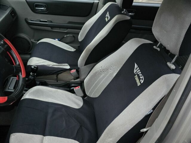 Сірий Ніссан ІксТрейл, об'ємом двигуна 2.2 л та пробігом 314 тис. км за 4500 $, фото 3 на Automoto.ua