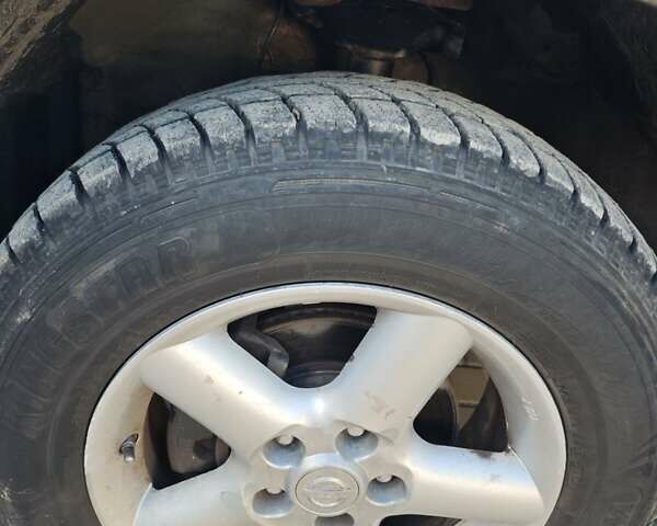 Сірий Ніссан ІксТрейл, об'ємом двигуна 2 л та пробігом 320 тис. км за 5500 $, фото 10 на Automoto.ua