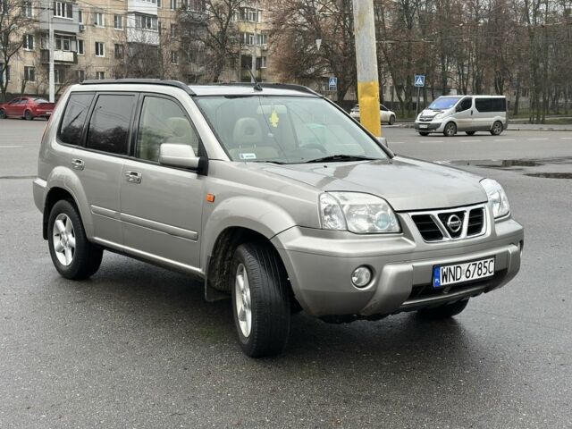 Серый Ниссан ИксТрейл, объемом двигателя 0 л и пробегом 123 тыс. км за 2700 $, фото 3 на Automoto.ua