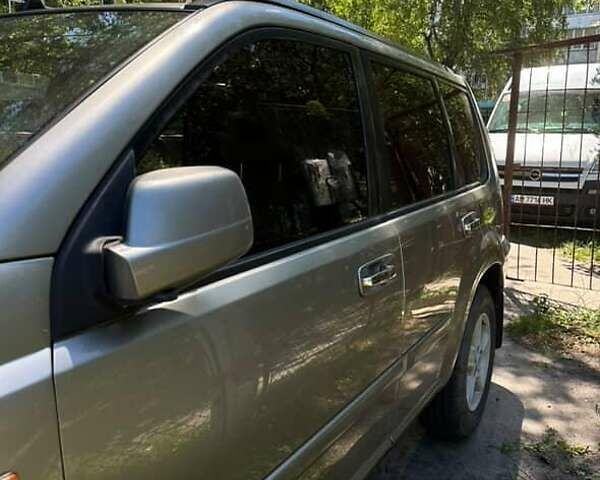 Серый Ниссан ИксТрейл, объемом двигателя 2.2 л и пробегом 281 тыс. км за 6500 $, фото 8 на Automoto.ua