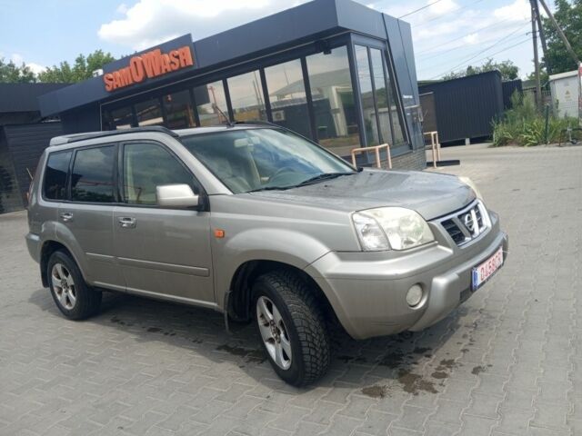 Серый Ниссан ИксТрейл, объемом двигателя 0 л и пробегом 300 тыс. км за 3100 $, фото 3 на Automoto.ua