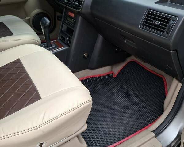 Серый Ниссан ИксТрейл, объемом двигателя 2.49 л и пробегом 286 тыс. км за 5800 $, фото 13 на Automoto.ua