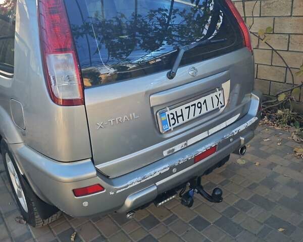 Сірий Ніссан ІксТрейл, об'ємом двигуна 2 л та пробігом 320 тис. км за 5500 $, фото 8 на Automoto.ua