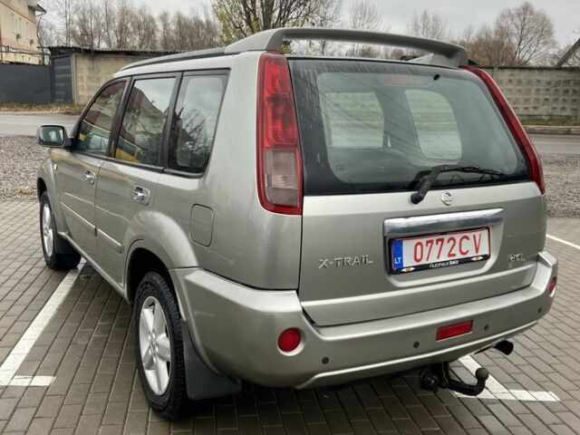 Серый Ниссан ИксТрейл, объемом двигателя 2.2 л и пробегом 155 тыс. км за 4410 $, фото 3 на Automoto.ua