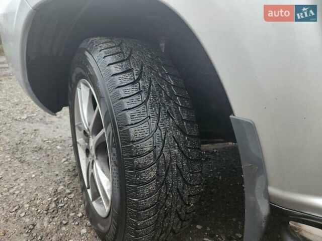 Серый Ниссан ИксТрейл, объемом двигателя 2.5 л и пробегом 450 тыс. км за 7000 $, фото 12 на Automoto.ua