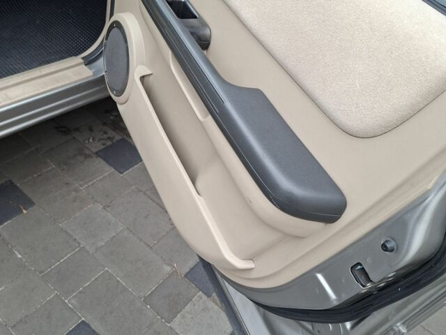 Серый Ниссан ИксТрейл, объемом двигателя 2.5 л и пробегом 286 тыс. км за 5800 $, фото 16 на Automoto.ua