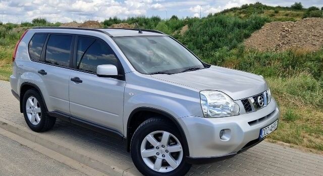 Серый Ниссан ИксТрейл, объемом двигателя 2 л и пробегом 1 тыс. км за 2267 $, фото 2 на Automoto.ua