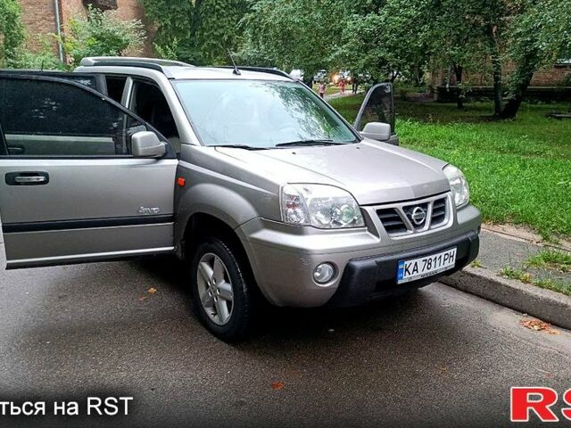 Серый Ниссан ИксТрейл, объемом двигателя 2.2 л и пробегом 393 тыс. км за 6300 $, фото 8 на Automoto.ua