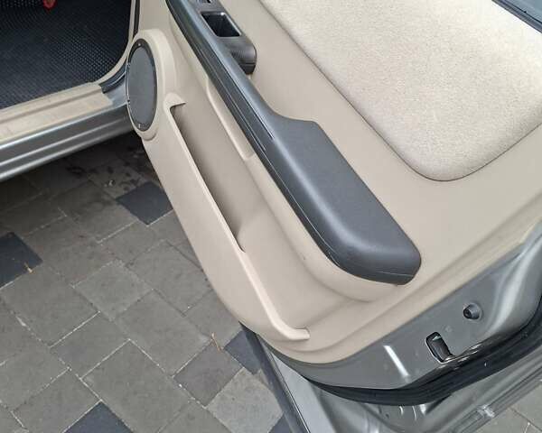 Серый Ниссан ИксТрейл, объемом двигателя 2.49 л и пробегом 286 тыс. км за 5800 $, фото 10 на Automoto.ua