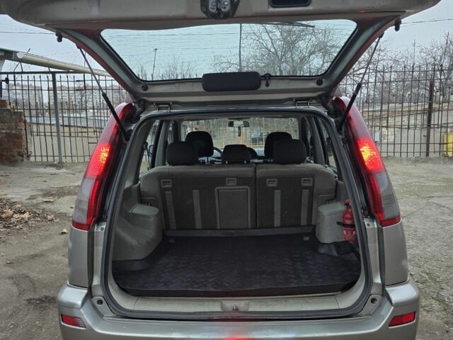 Сірий Ніссан ІксТрейл, об'ємом двигуна 2.2 л та пробігом 314 тис. км за 4500 $, фото 11 на Automoto.ua