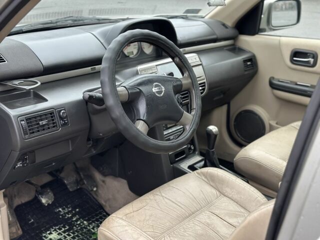 Серый Ниссан ИксТрейл, объемом двигателя 0 л и пробегом 123 тыс. км за 2700 $, фото 5 на Automoto.ua