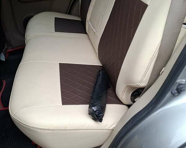 Серый Ниссан ИксТрейл, объемом двигателя 2.49 л и пробегом 286 тыс. км за 5800 $, фото 12 на Automoto.ua