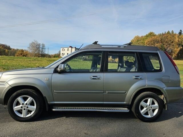 Серый Ниссан ИксТрейл, объемом двигателя 2 л и пробегом 223 тыс. км за 2200 $, фото 1 на Automoto.ua