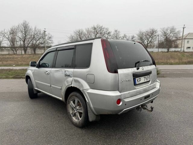 Сірий Ніссан ІксТрейл, об'ємом двигуна 2.2 л та пробігом 280 тис. км за 2950 $, фото 4 на Automoto.ua