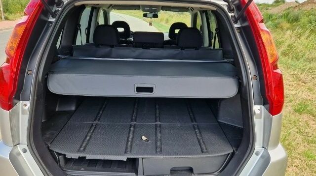 Серый Ниссан ИксТрейл, объемом двигателя 2 л и пробегом 1 тыс. км за 2267 $, фото 7 на Automoto.ua