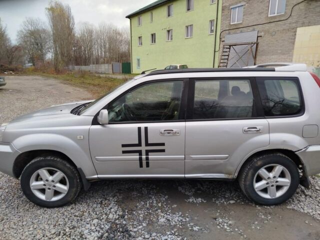 Серый Ниссан ИксТрейл, объемом двигателя 2.2 л и пробегом 370 тыс. км за 3300 $, фото 1 на Automoto.ua