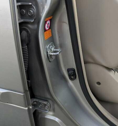 Серый Ниссан ИксТрейл, объемом двигателя 2.5 л и пробегом 193 тыс. км за 6500 $, фото 17 на Automoto.ua