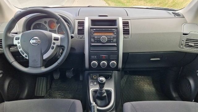 Серый Ниссан ИксТрейл, объемом двигателя 2 л и пробегом 1 тыс. км за 2267 $, фото 5 на Automoto.ua