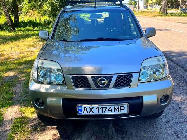 Серый Ниссан ИксТрейл, объемом двигателя 2.2 л и пробегом 170 тыс. км за 6200 $, фото 1 на Automoto.ua
