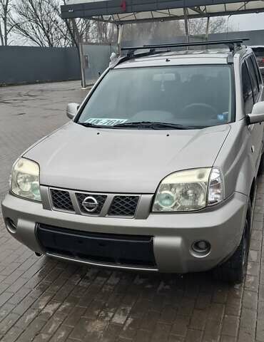 Сірий Ніссан ІксТрейл, об'ємом двигуна 2.2 л та пробігом 327 тис. км за 3071 $, фото 7 на Automoto.ua