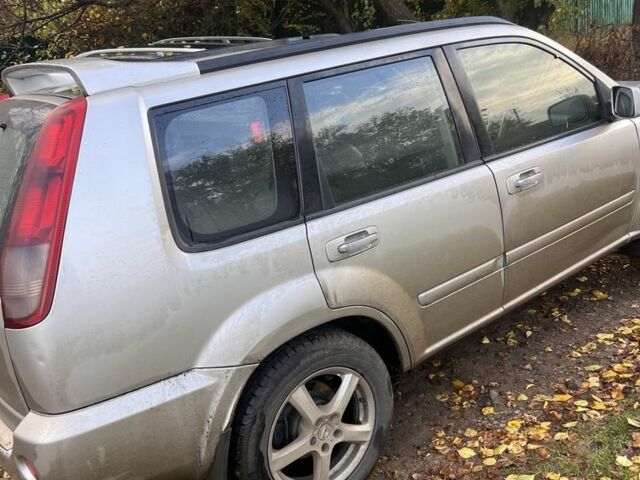 Серый Ниссан ИксТрейл, объемом двигателя 2.2 л и пробегом 270 тыс. км за 4200 $, фото 1 на Automoto.ua