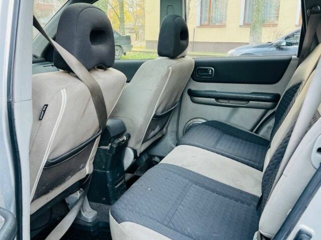 Серый Ниссан ИксТрейл, объемом двигателя 2.2 л и пробегом 100 тыс. км за 3450 $, фото 8 на Automoto.ua