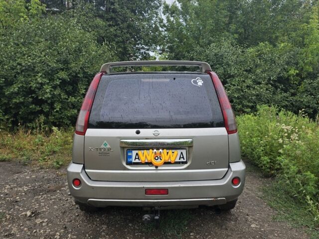 Сірий Ніссан ІксТрейл, об'ємом двигуна 0 л та пробігом 255 тис. км за 4505 $, фото 4 на Automoto.ua